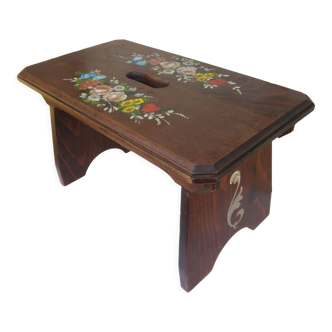 Wooden bench step foot with painted decoration