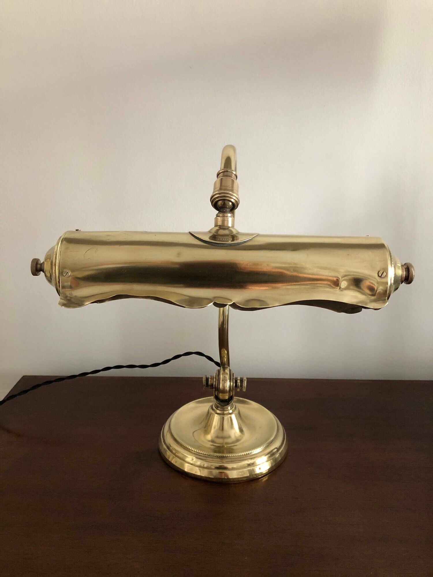 Articulated desk lamp called notary or brass banker 1900 - 1930