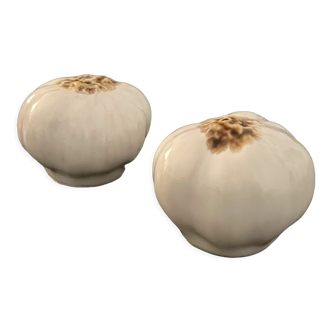 1 salt shaker and 1 pepper white garlic shape