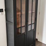 Armoire vitrée parisienne