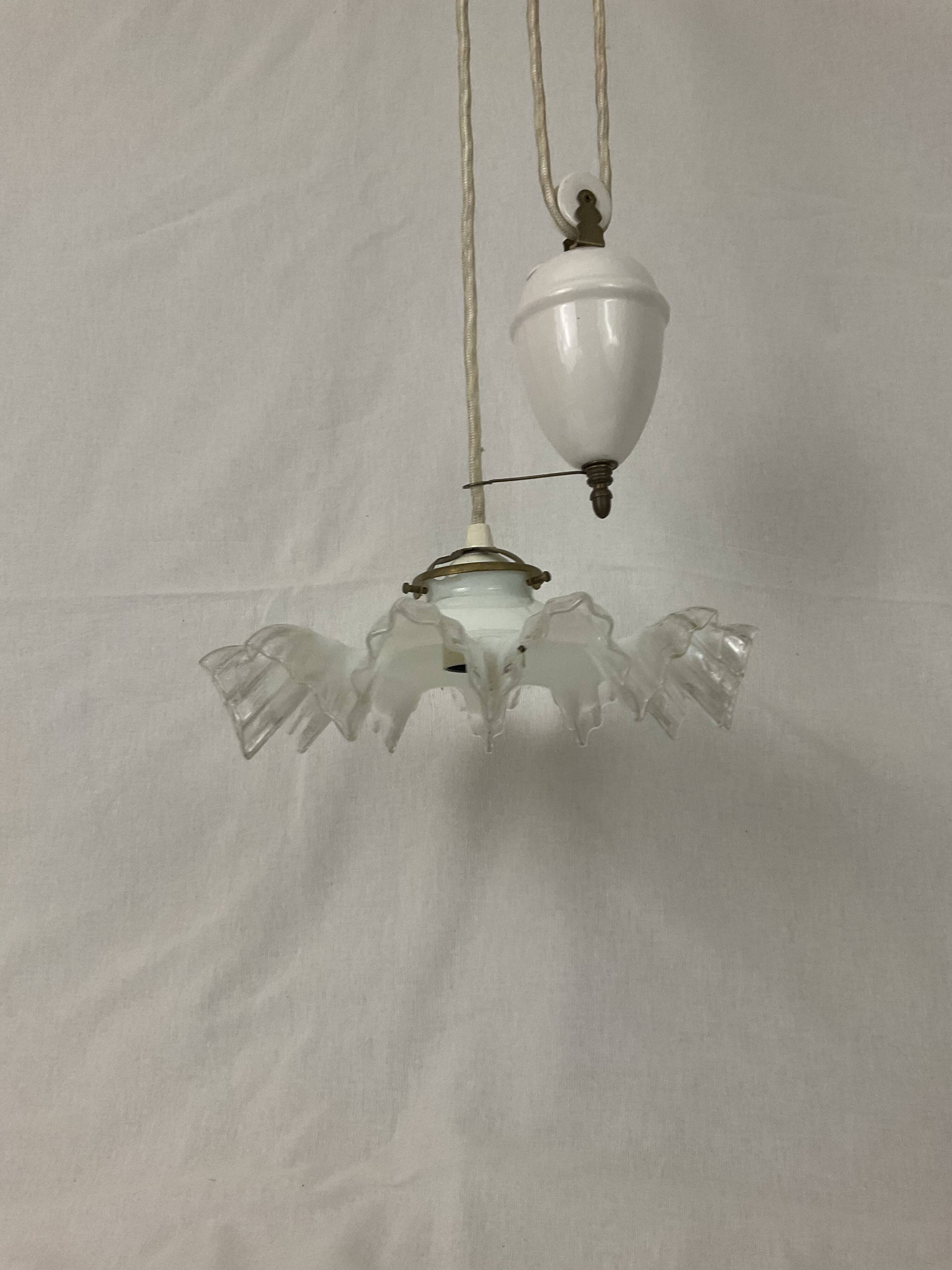 Abat-jour En Verre Opaline Pour Lampe Montée Et Baisse, Occasion Avec Défauts