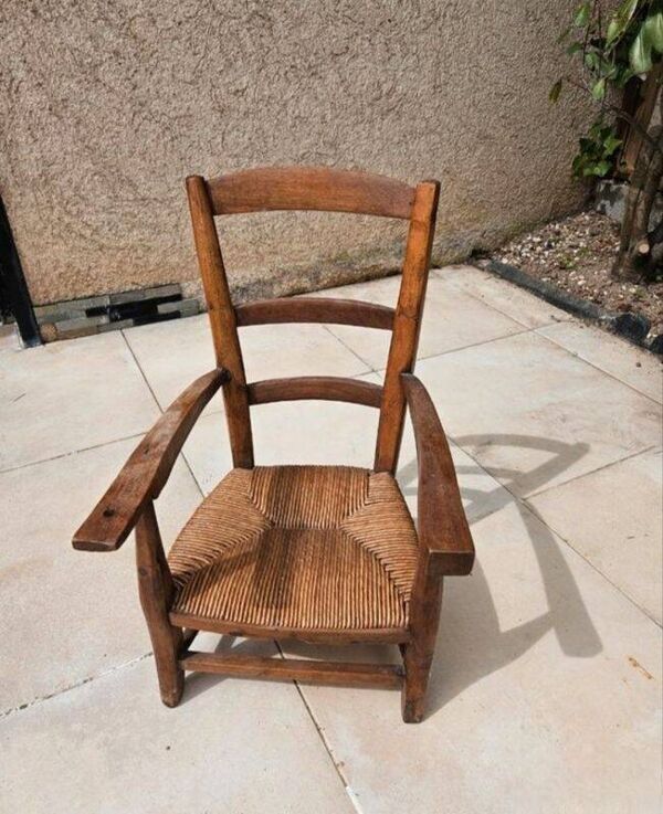 Chaise en bois pour enfants ancienne / vintage