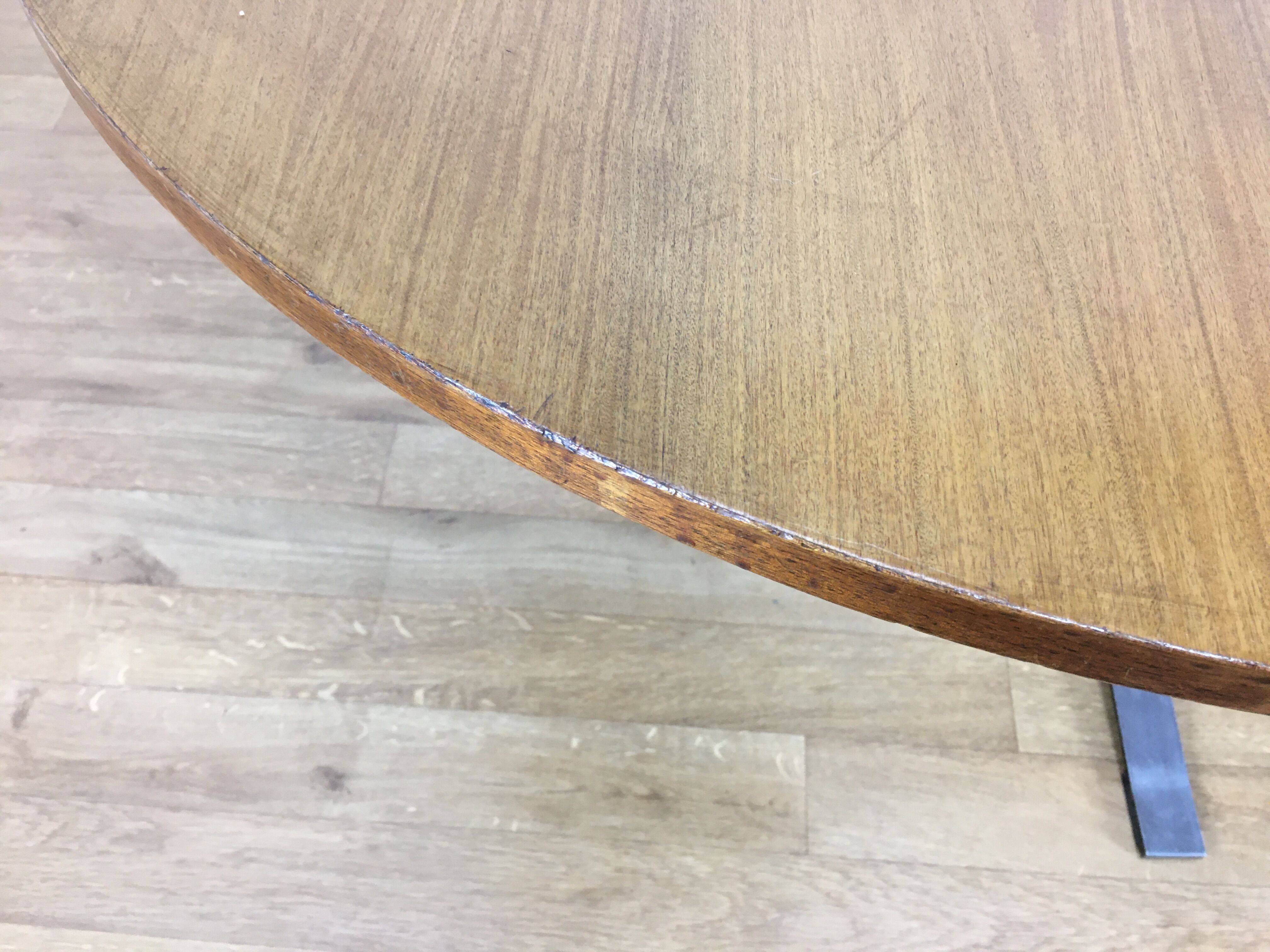 Coffee table goes up and down