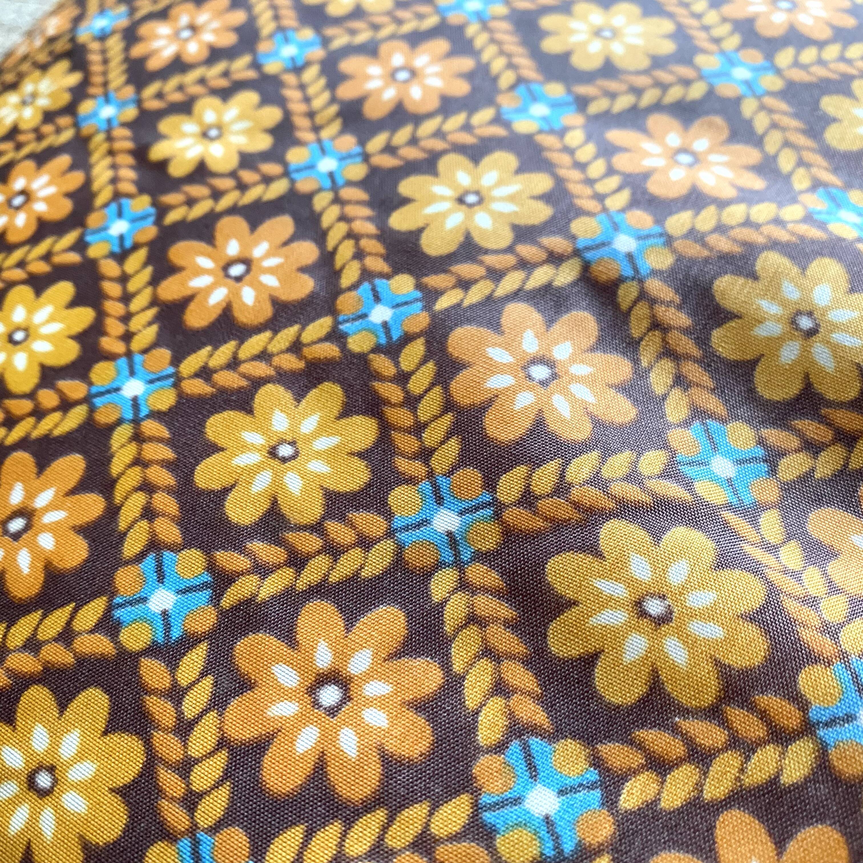 Coussins vintage seventies fleuris