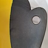 Yellow and black two-tone pocket cut Louviers