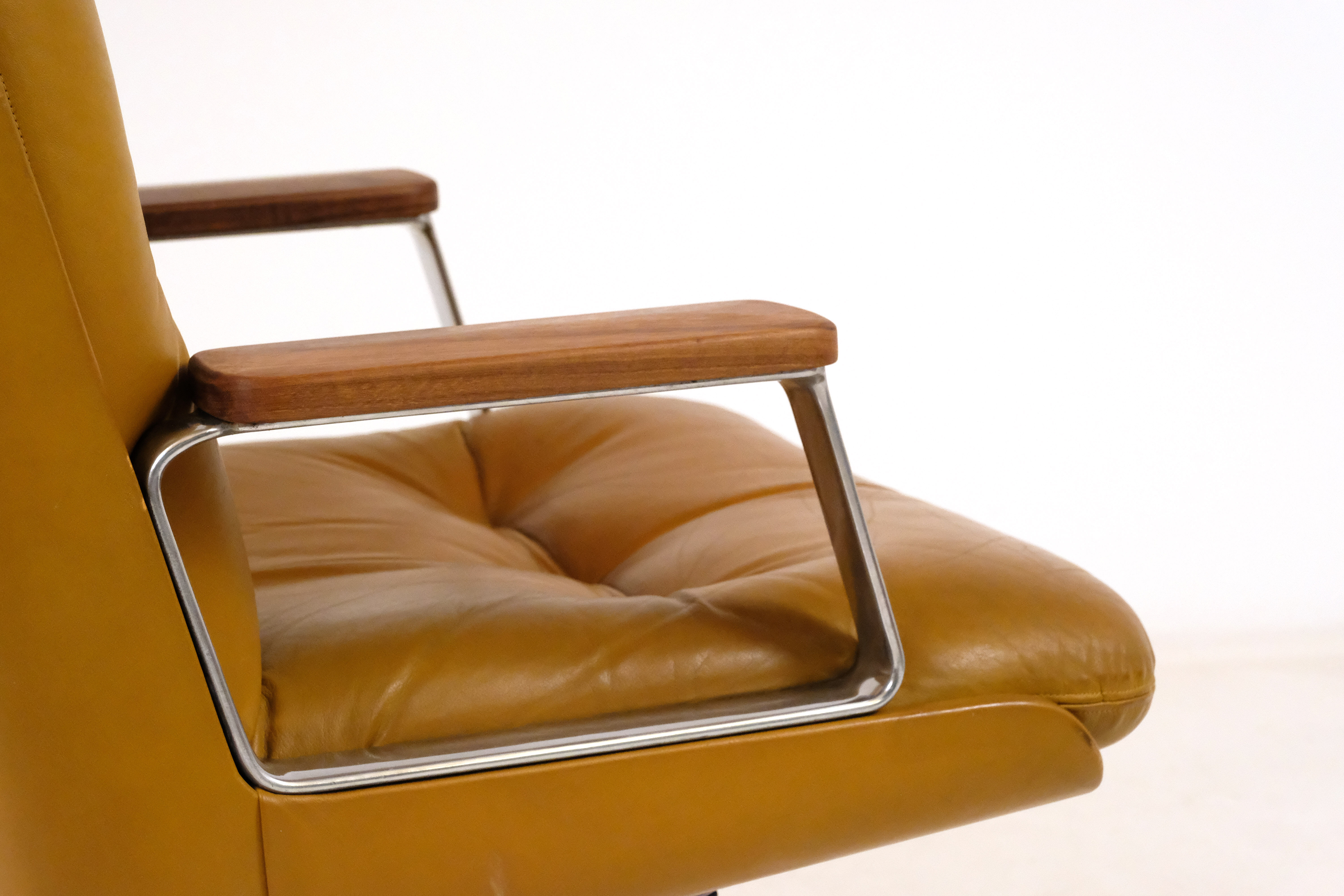 Vaghi leather, aluminium and teak office chair 1970s
