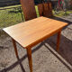 Table en bois massif tiroirs latéraux