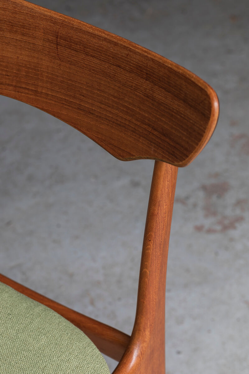 Set of 4 dining chairs by Schiønning & Elgaard with green seat