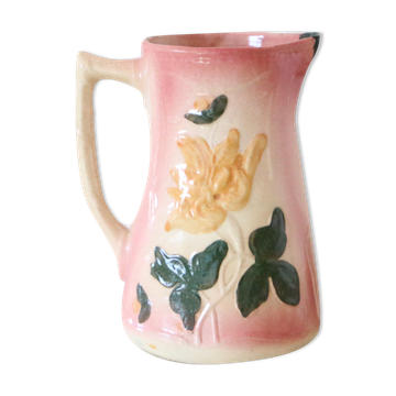 Pretty pitcher in old slurry, first part of the twentieth century