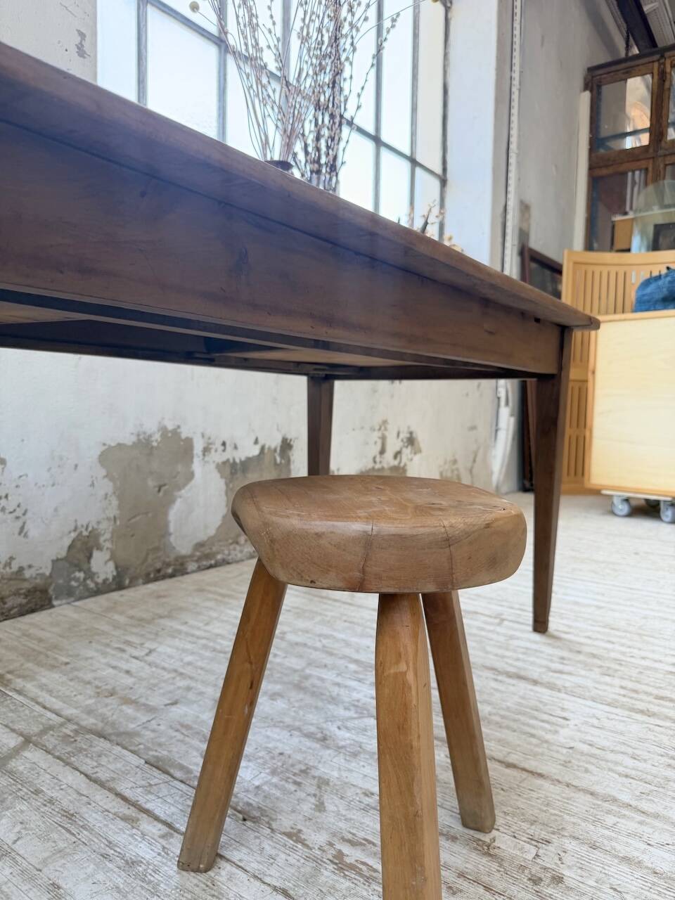 Table de ferme noyer pieds fuseaux 1950