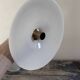 Applique murale vintage en opaline blanche