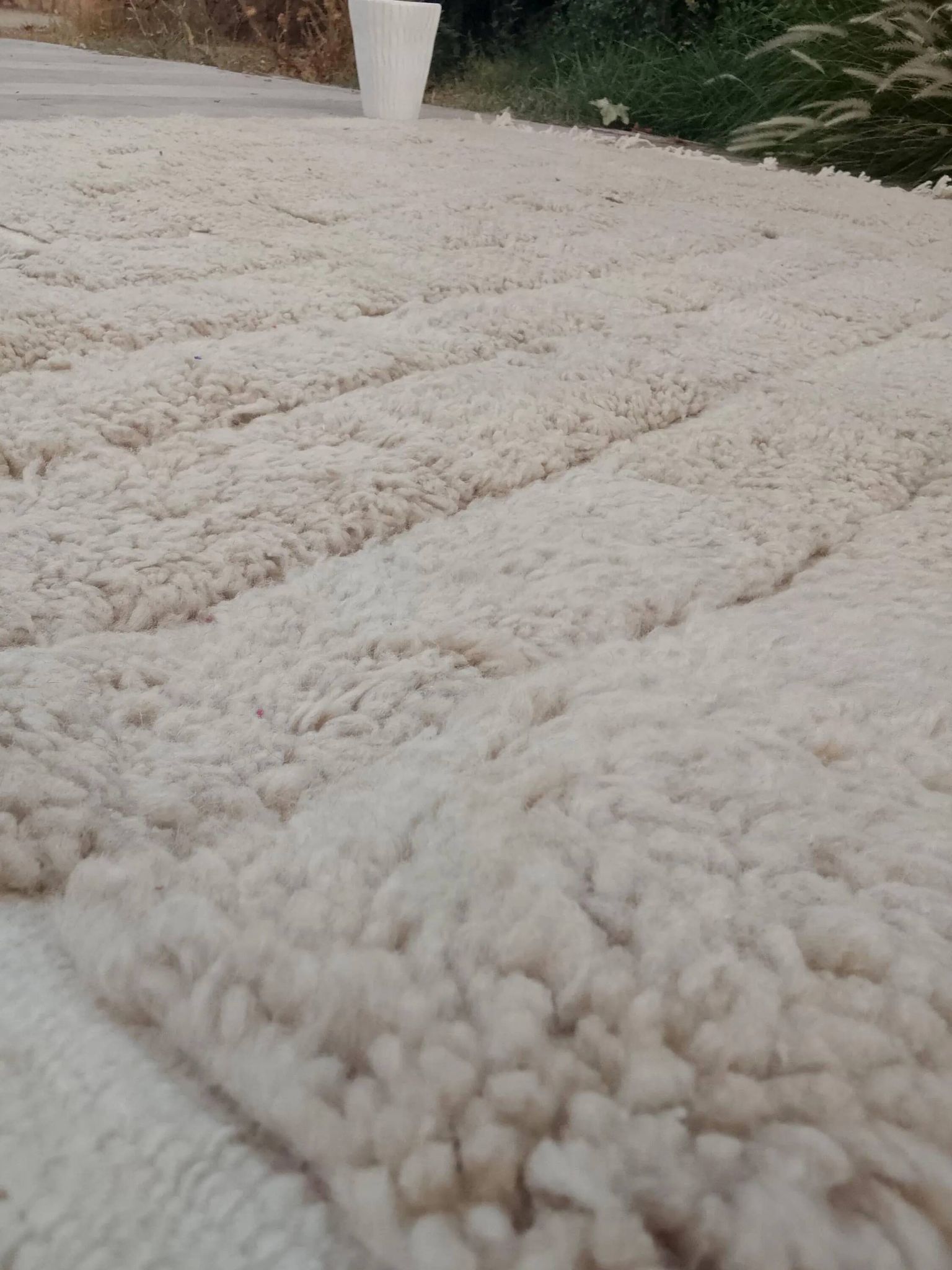 Superb Moroccan wool rug, handmade, dimensions 250x150 cm.