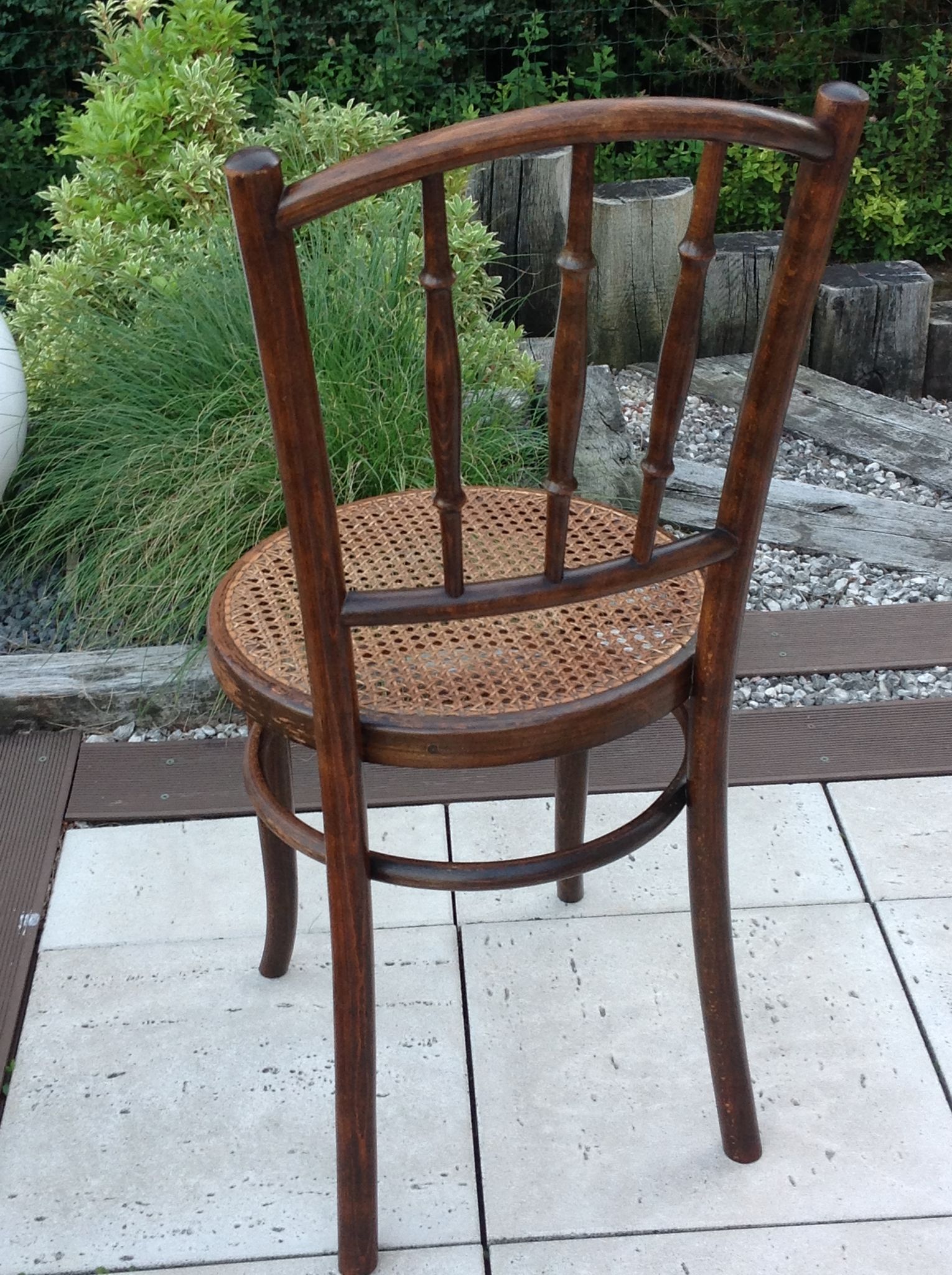 Chaise bistrot Fischel avec assise cannée vintage années 20/40