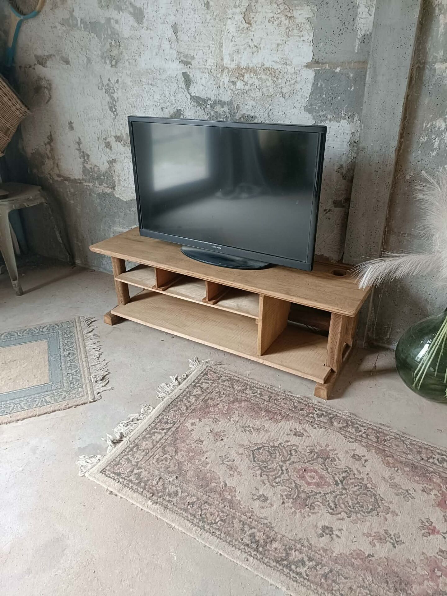 Entrance bench