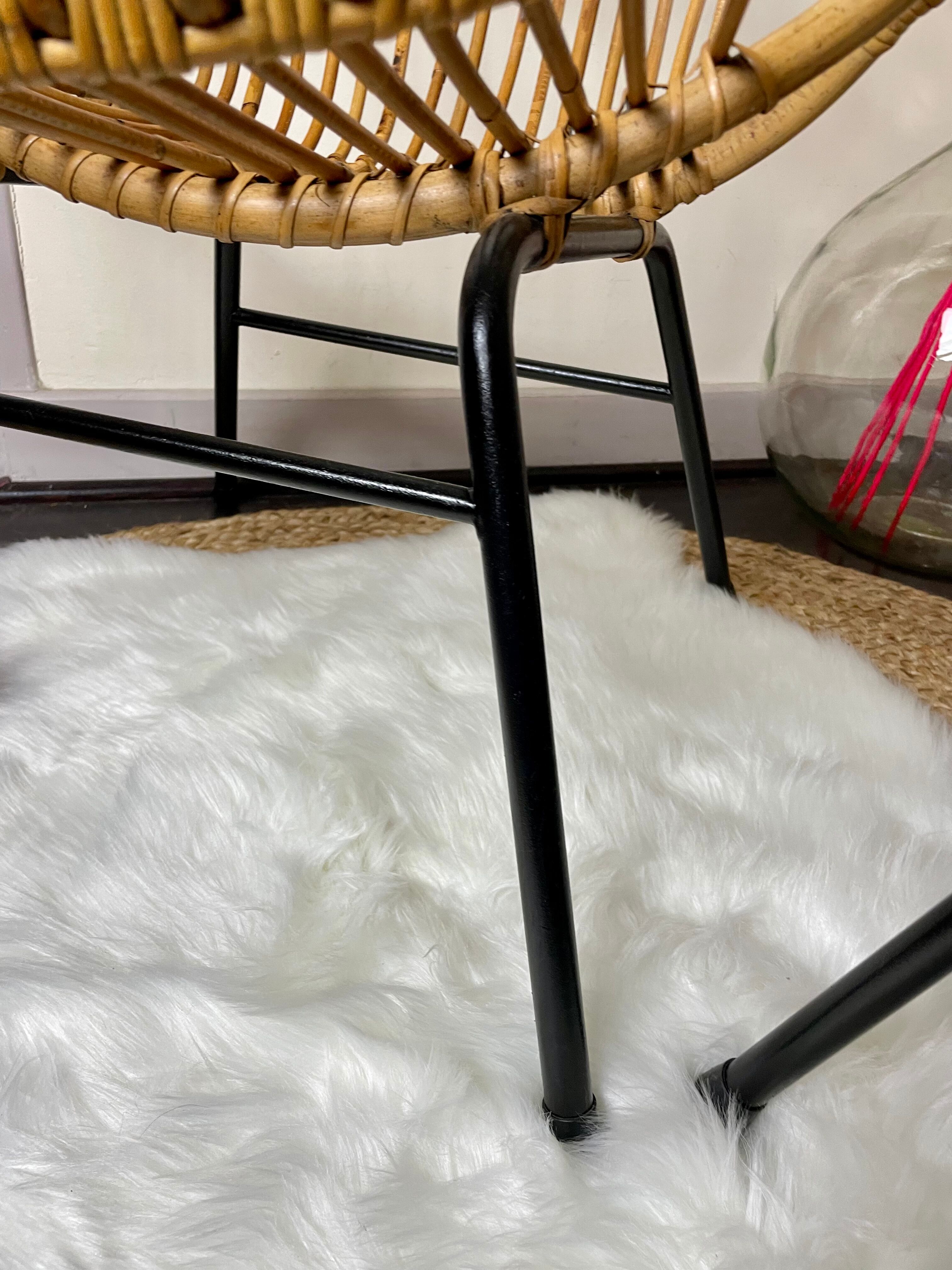 Pair of armchairs basket