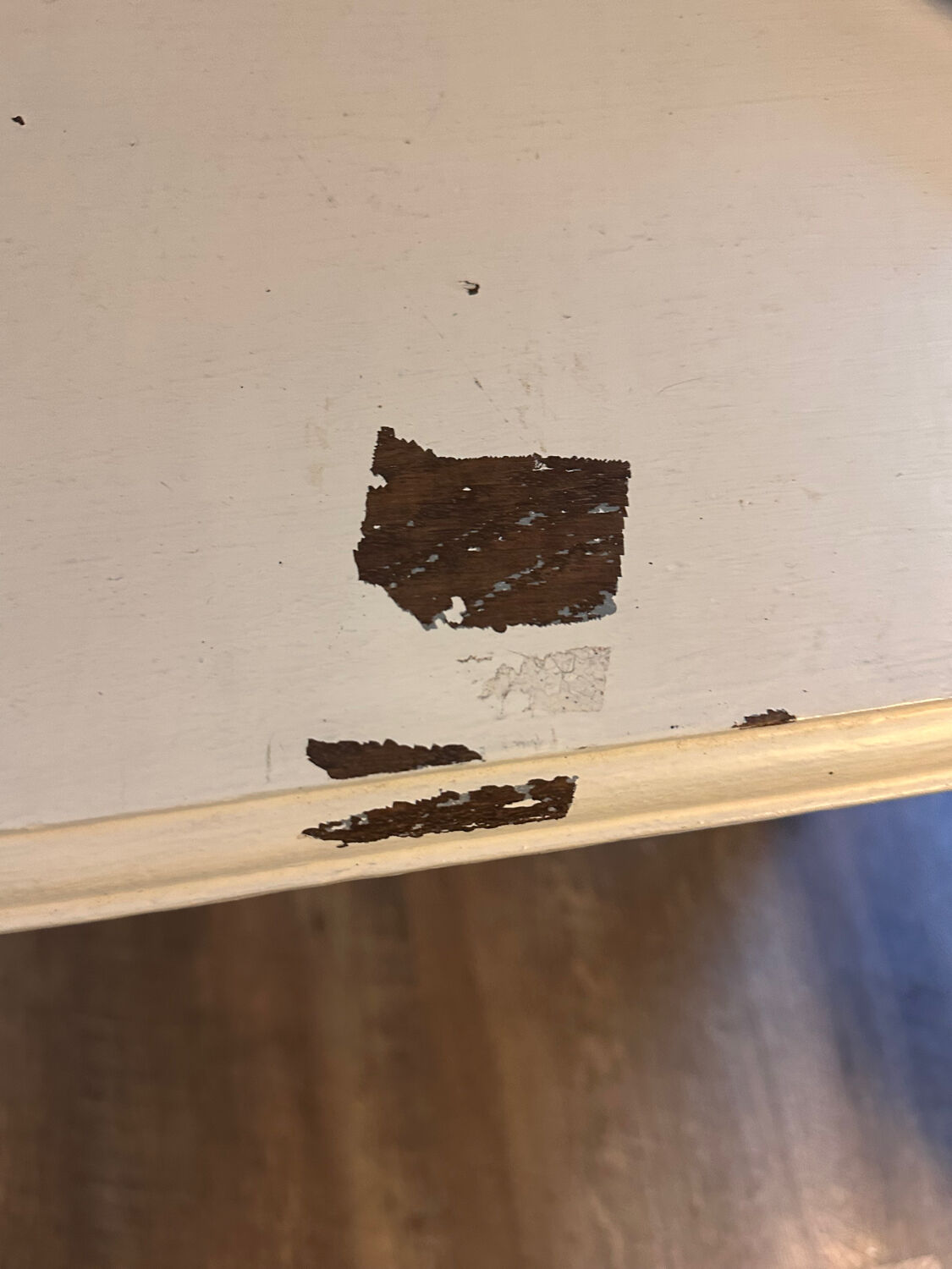 Vintage console in weathered white wood – Chic country style, tapered legs.