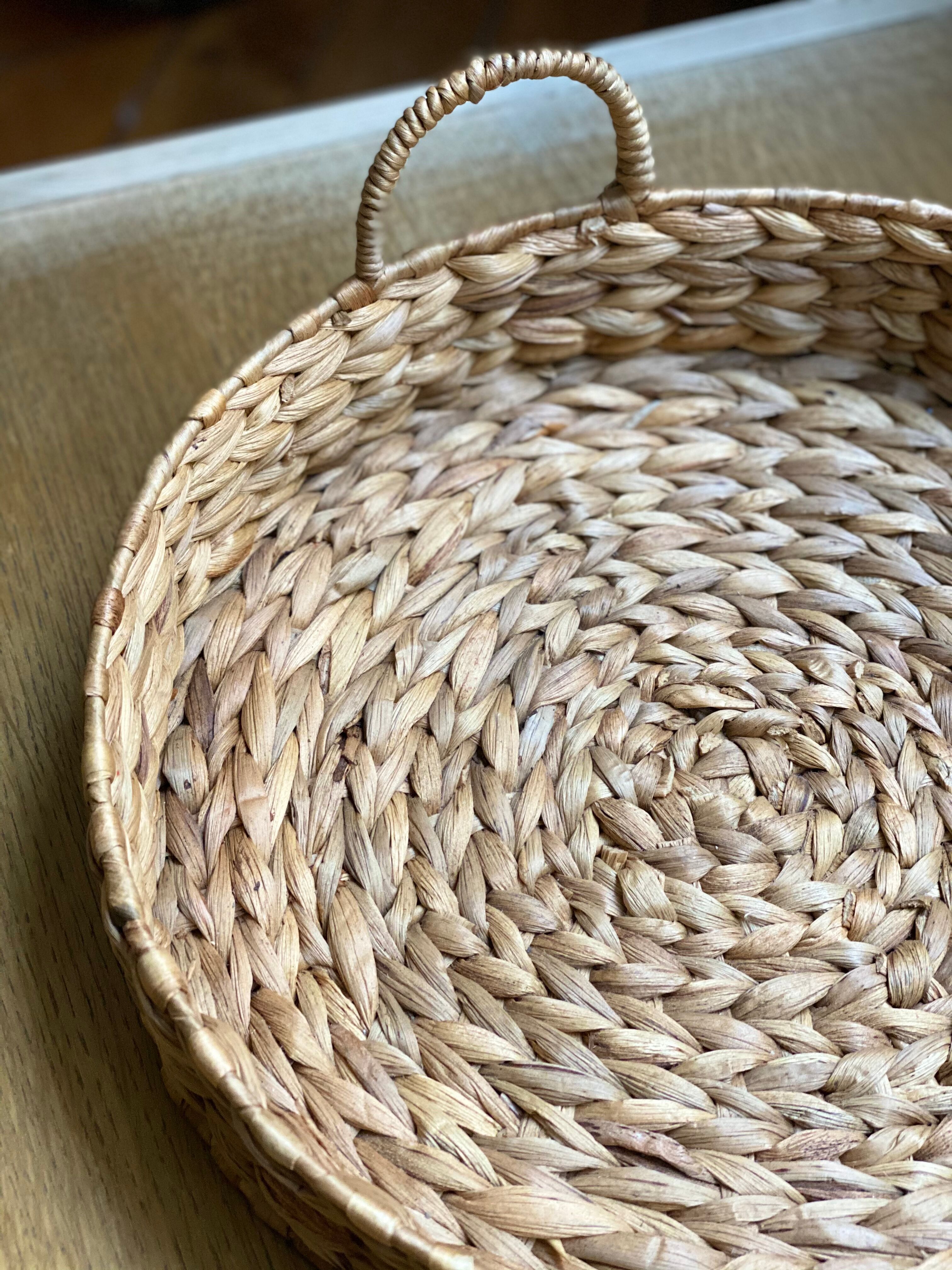 Round top in vintage braided rattan