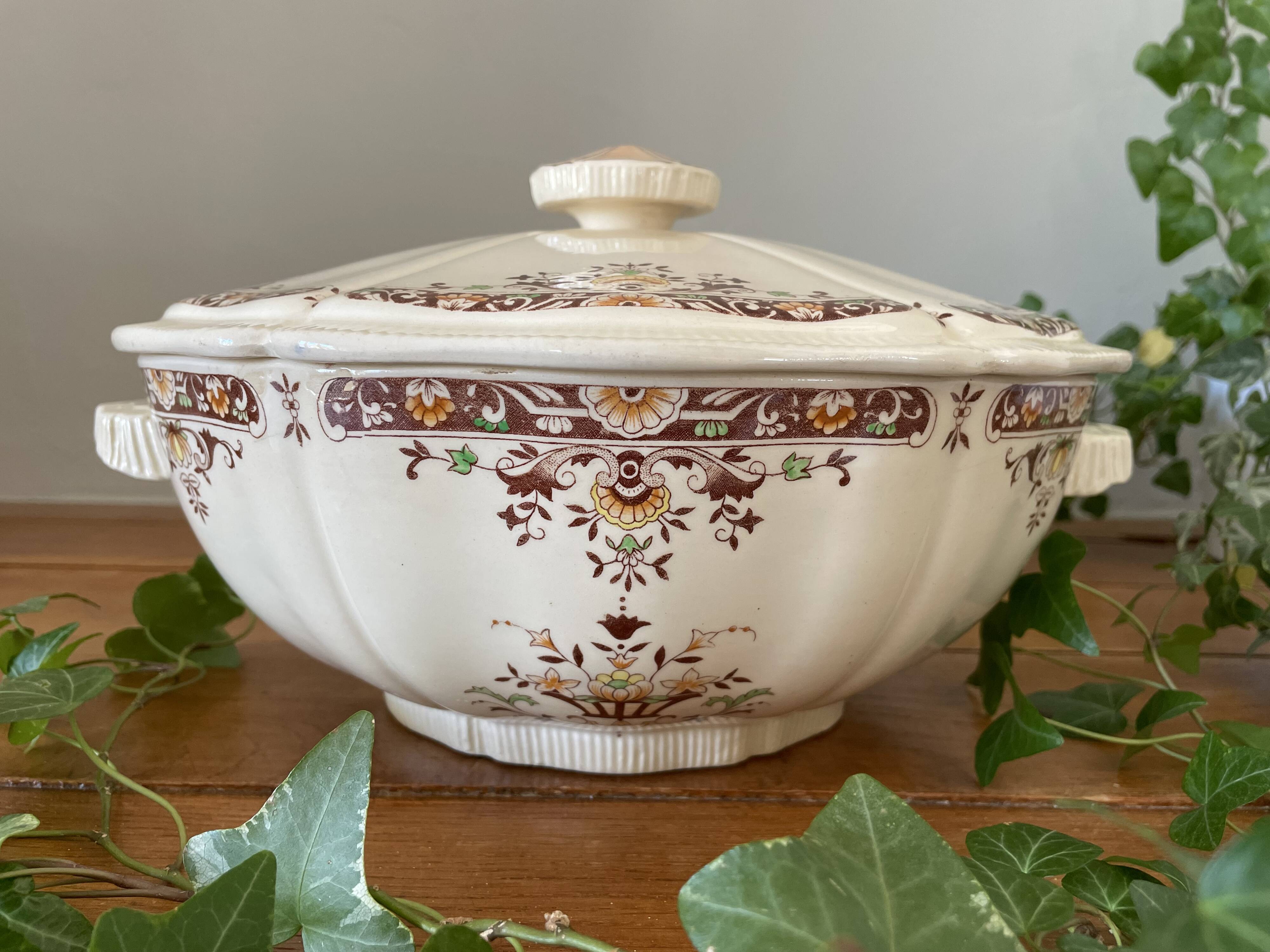 Large antique soup tureen in Longchamp earthenware.