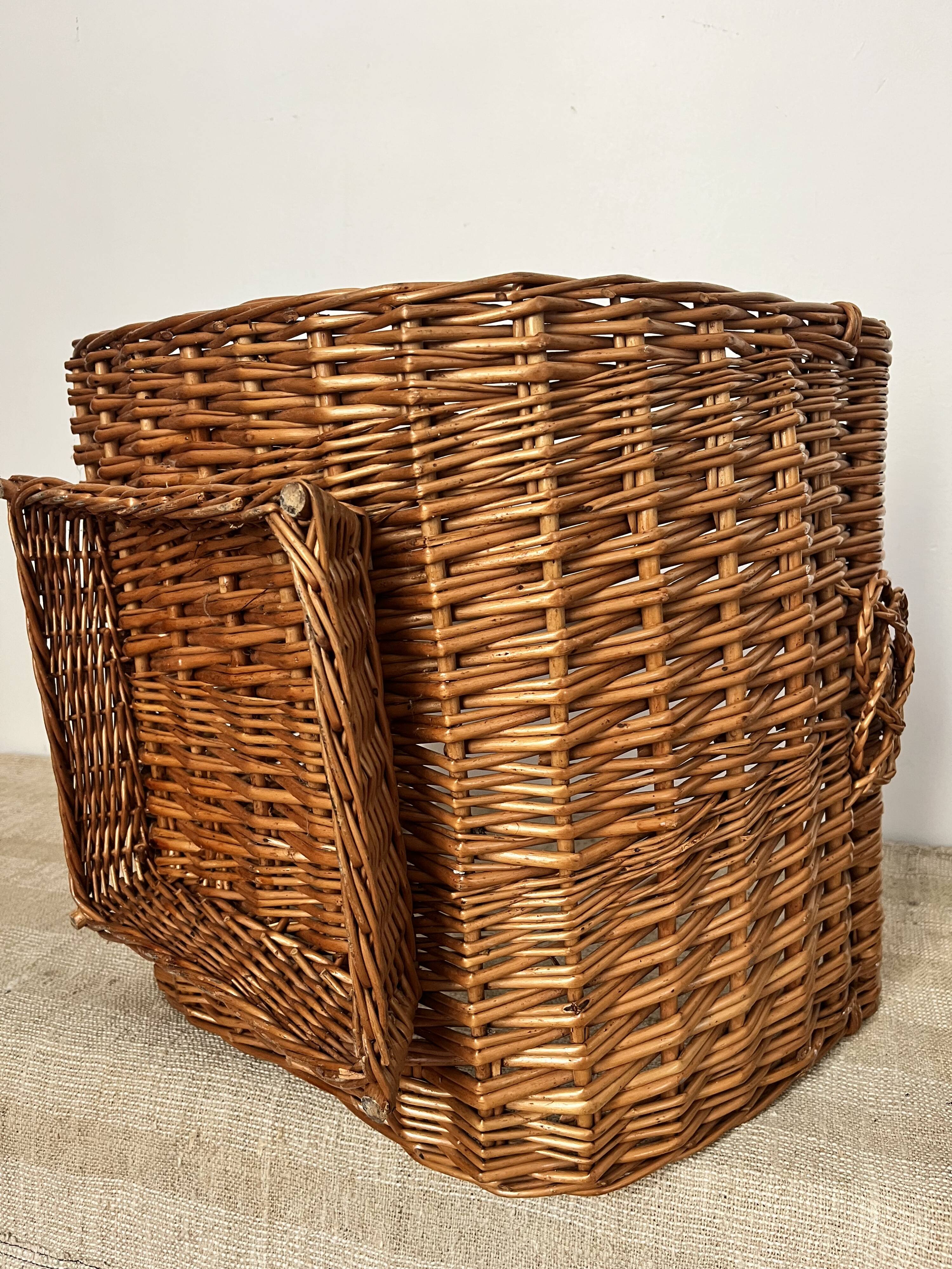 Log basket, woven wicker
