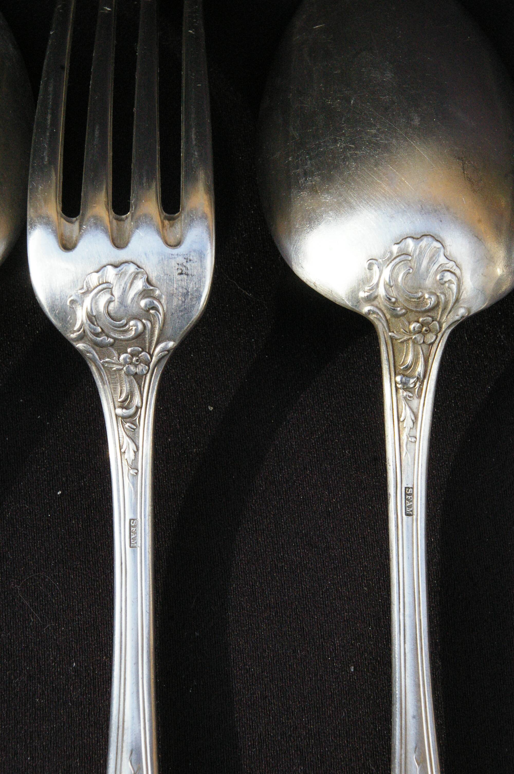 Housewife 6 people style Rocaille in silver metal