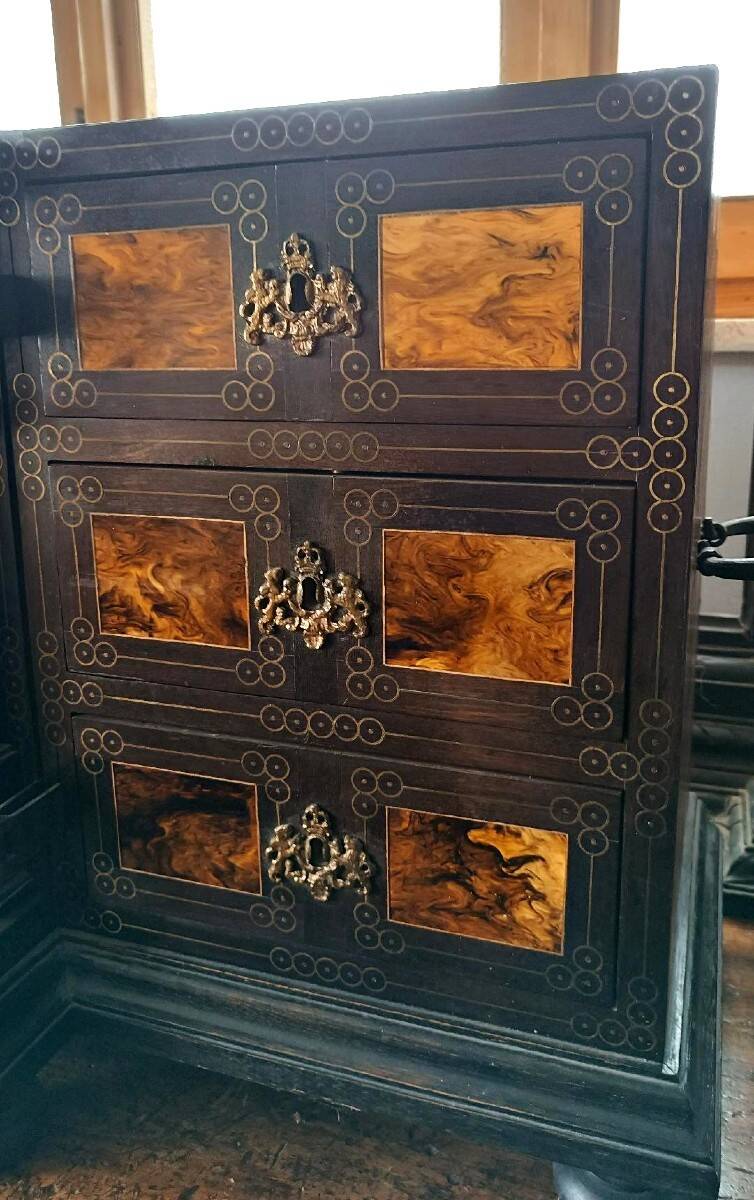 Large inlaid coin purse from the early 1900s