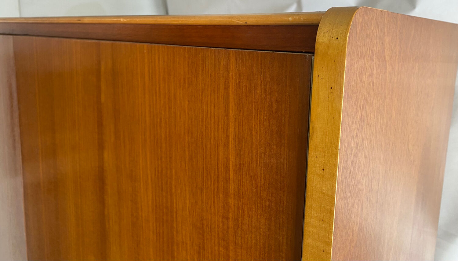 Vintage wardrobe feet compass from 1957