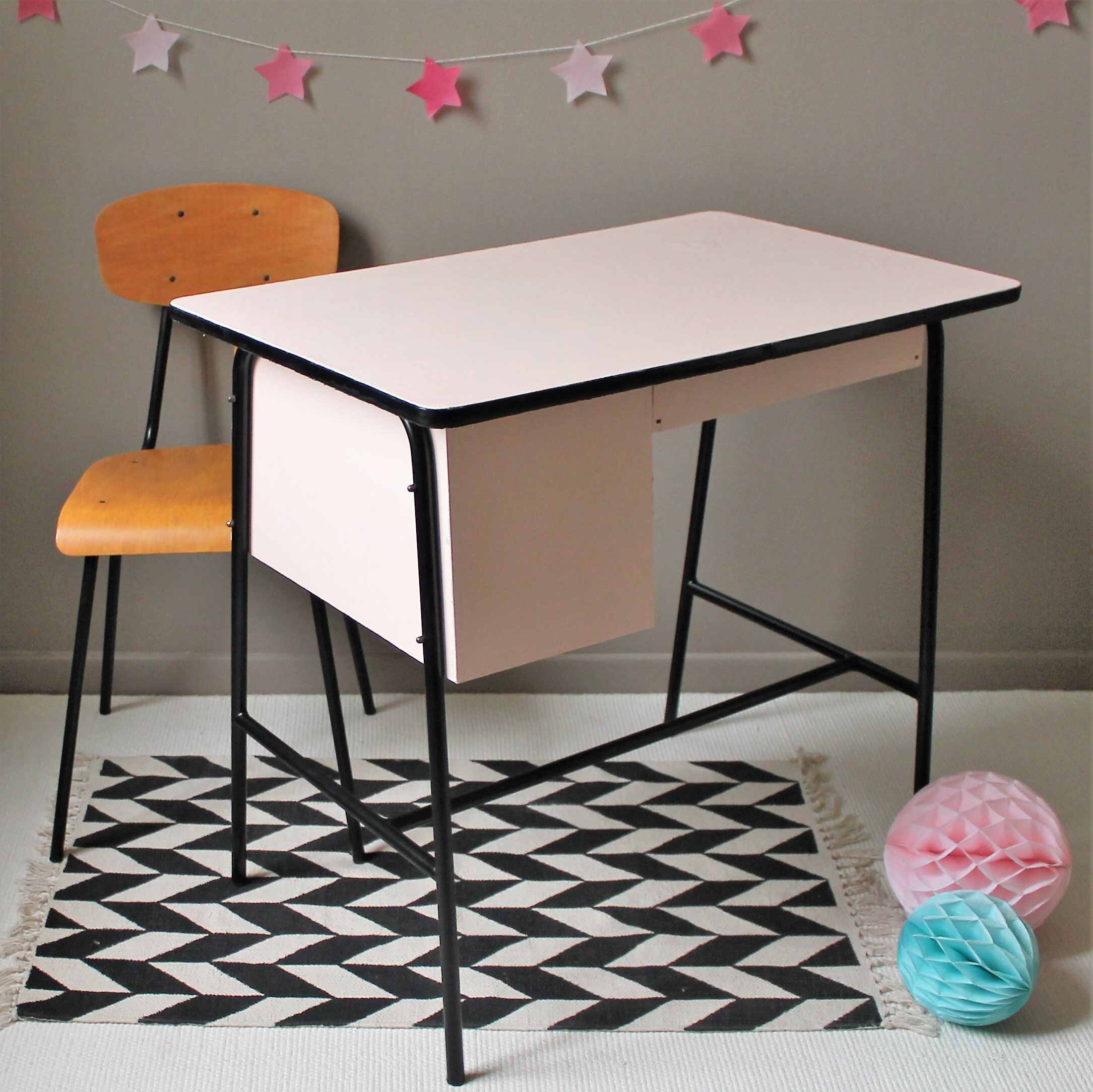 Bureau & chaise des années vintage