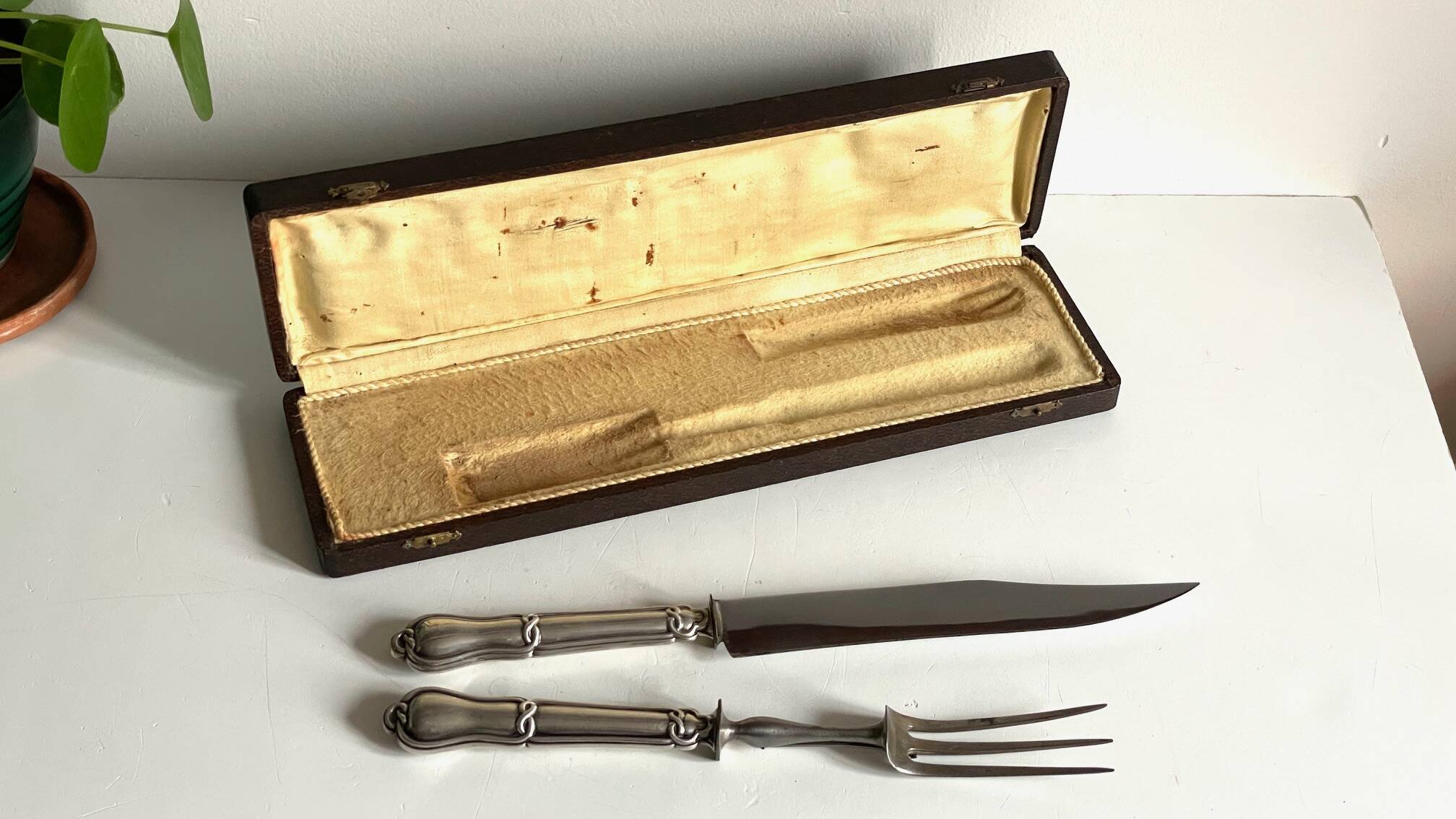Silver and Silver-Plated Meat Cutlery PARIS