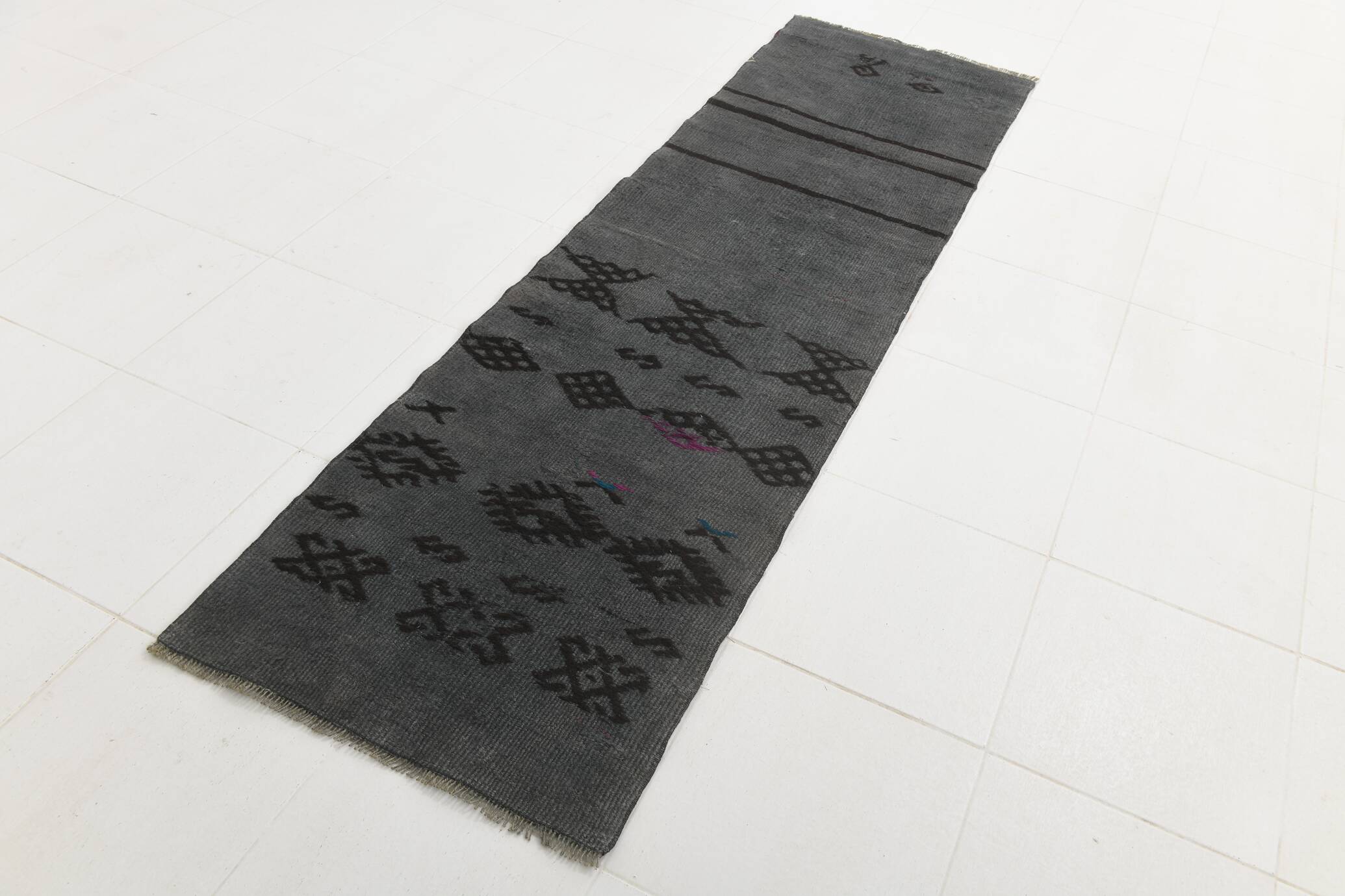 2x8 Vintage Gray & Black Runner Rug, 72x255Cm