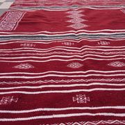 Tapis bordeaux fait à la main, 240x135cm