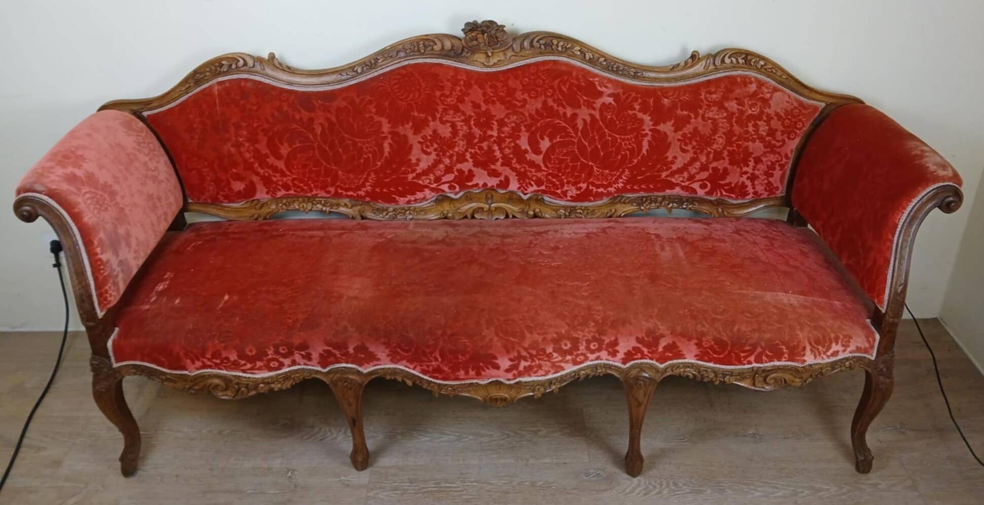 Provencal Bench in Carved Walnut in Louis XV Style, Late 19th Century