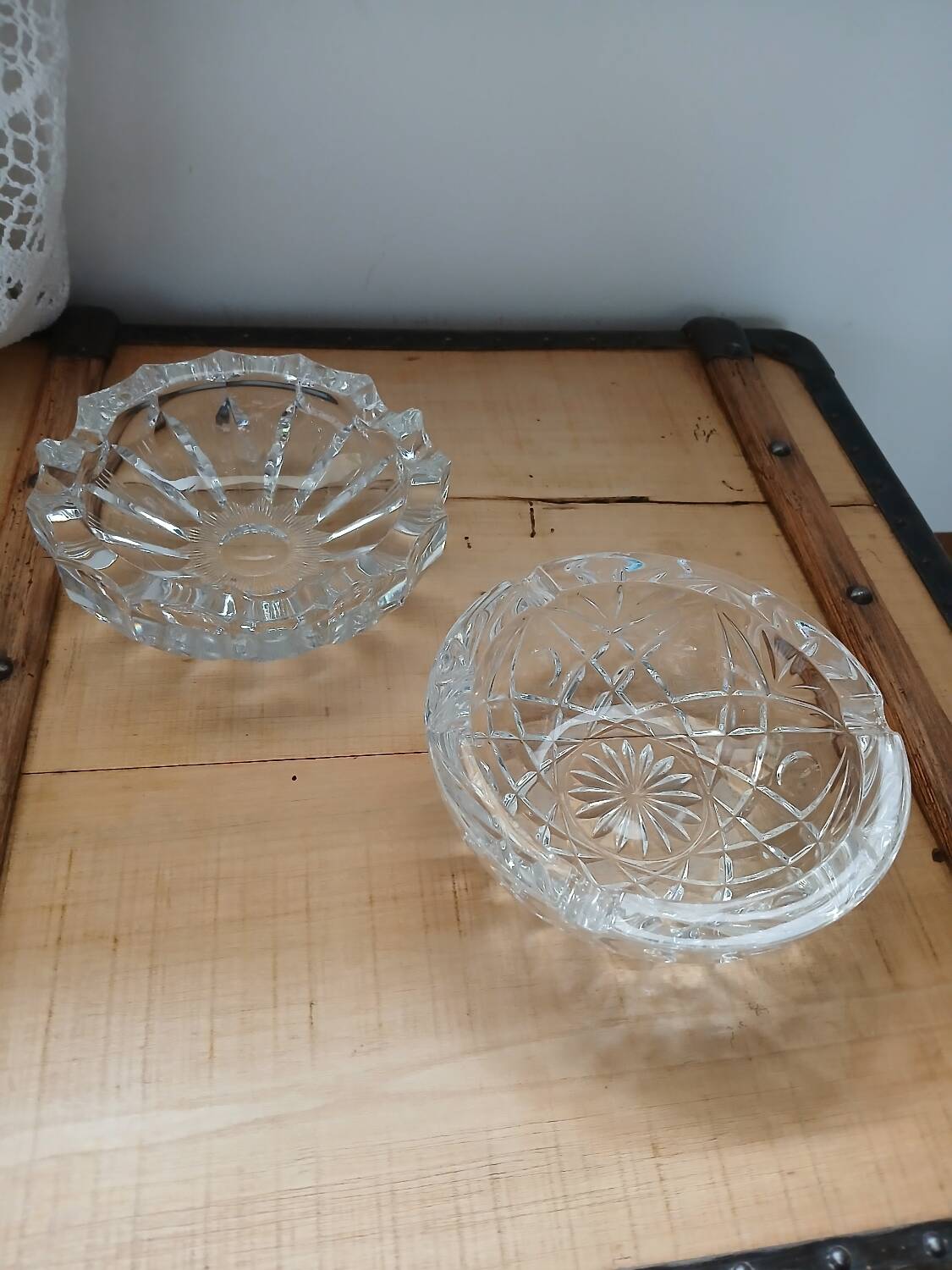 2 vintage ashtrays