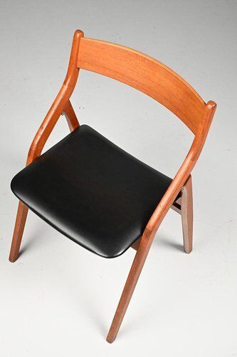 Folding Chair from Dyrlund