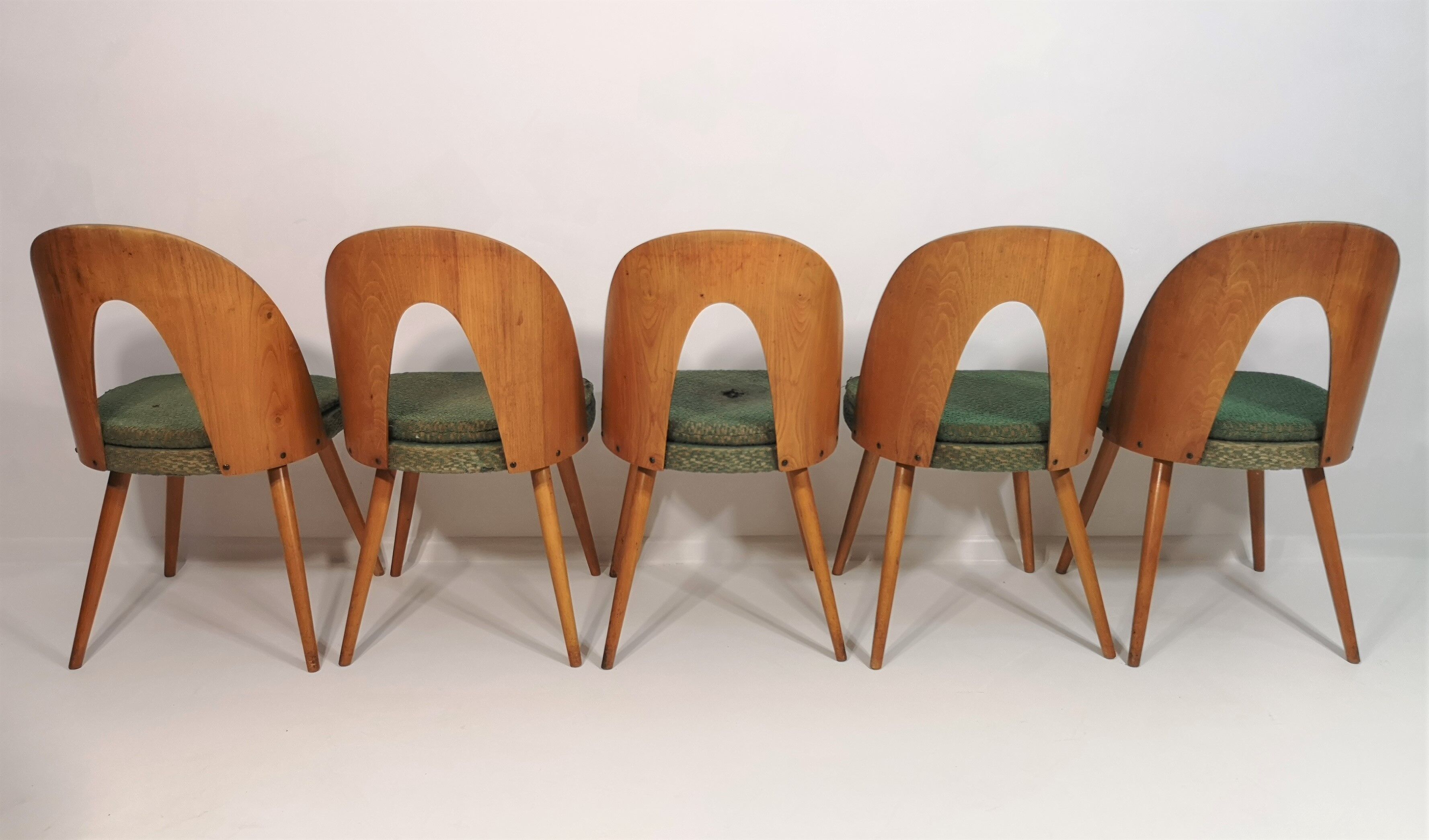 Ensemble de 4 chaises à manger par Antonín Šuman, années 1960