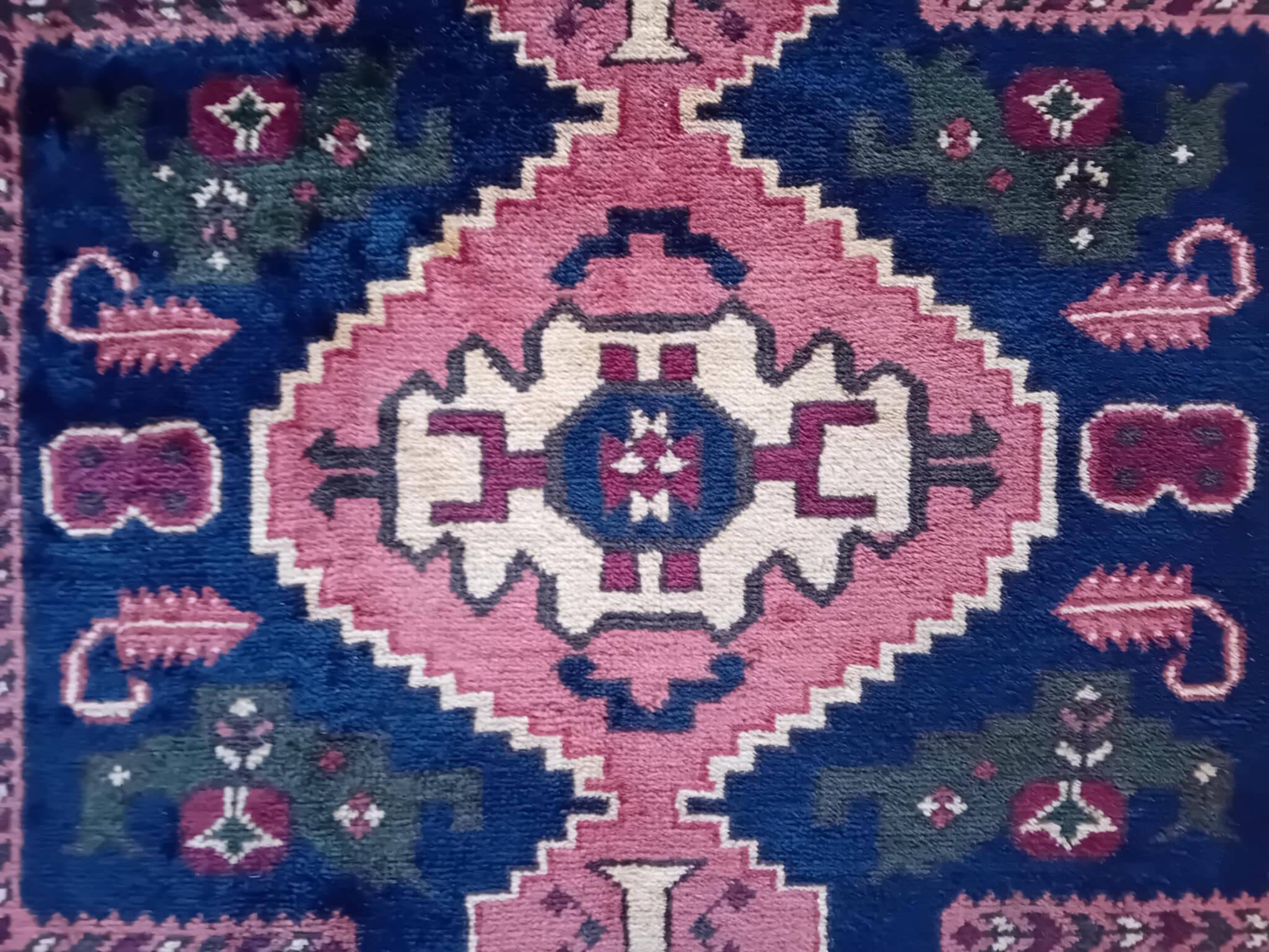 Handmade Pakistani Kazak Rug 196x152cm