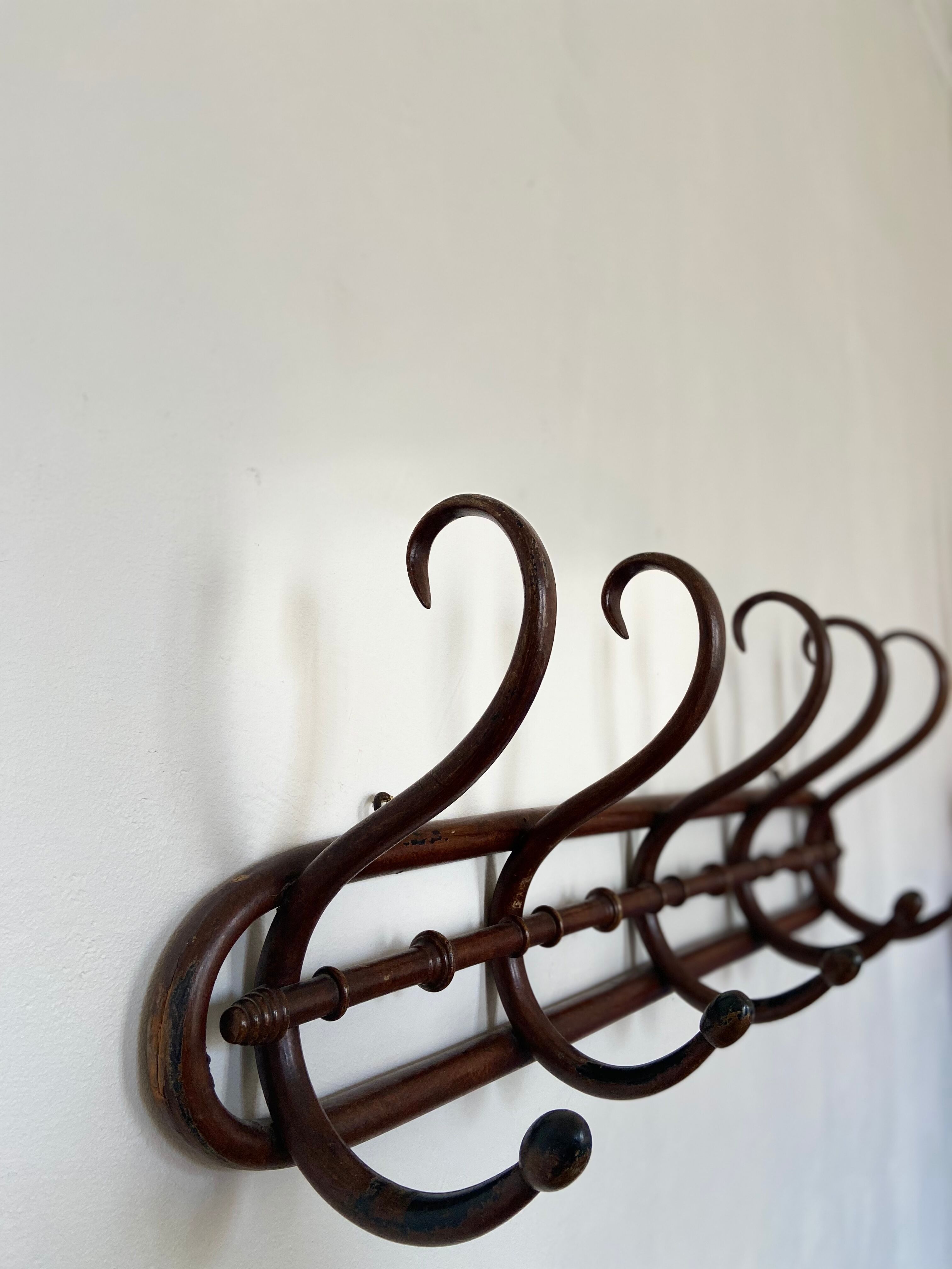 Wall coat rack