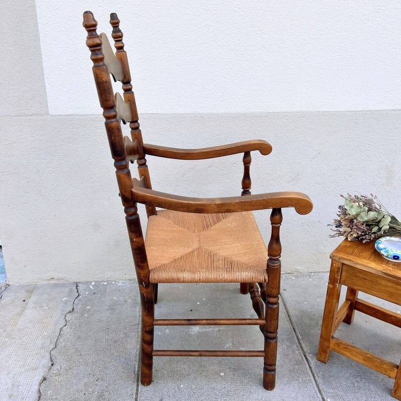 Oak mulched country armchair