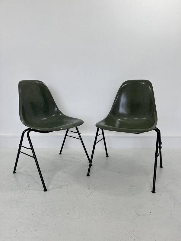 Chaises empilables DSS en fibre de verre par Ray & Charles Eames pour Herman Miller, 19