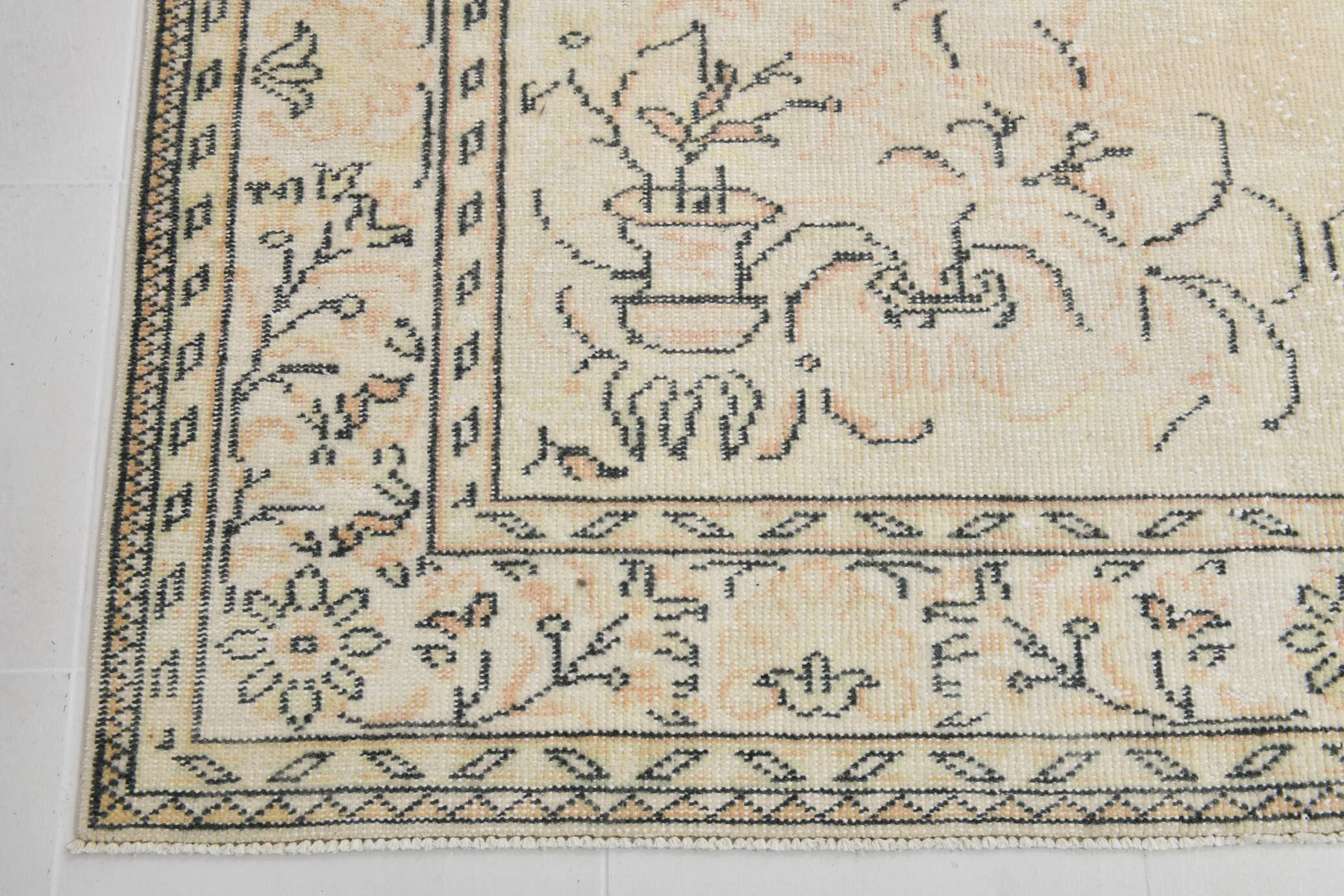 6x10 Large Cream & Black Oriental Vintage Rug, 192x307Cm