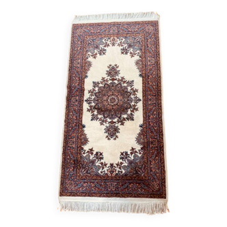 Oriental rug entirely handmade in pure new wool