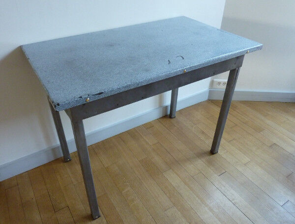 Metal kitchen table with gray speckled enameled top from the 1940s