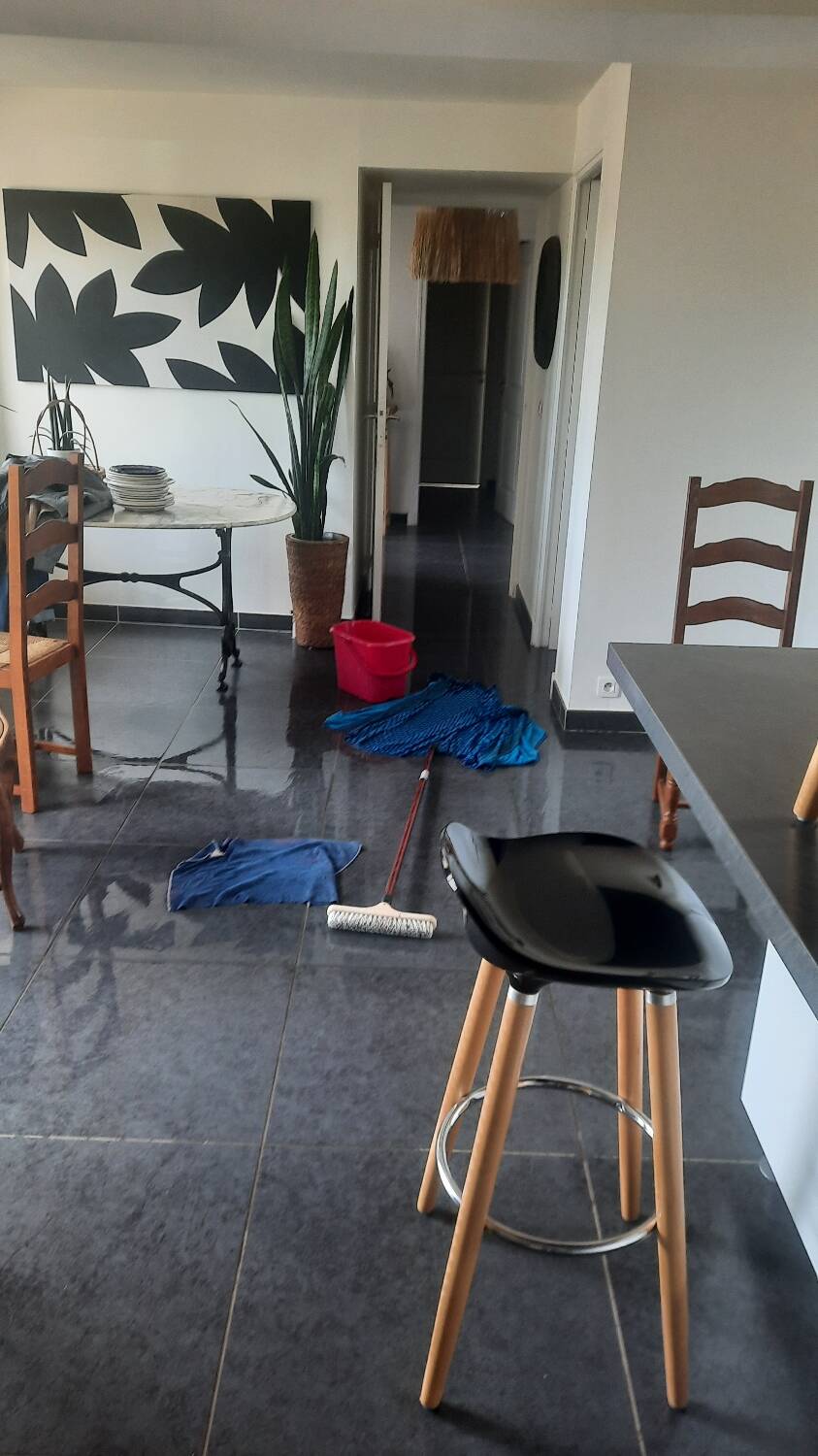 Painting painting bouquet of flowers