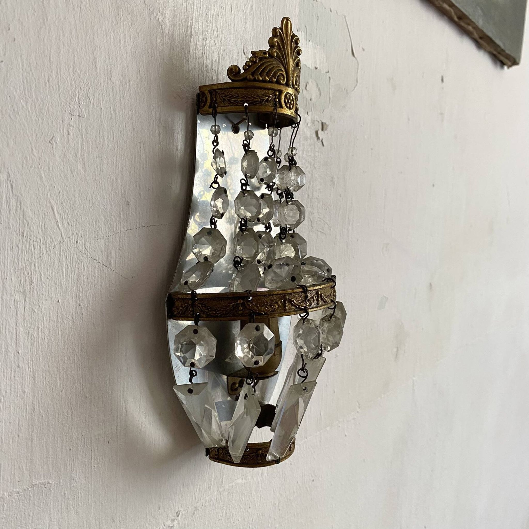 Wall light with pendants and brass hot air balloon
