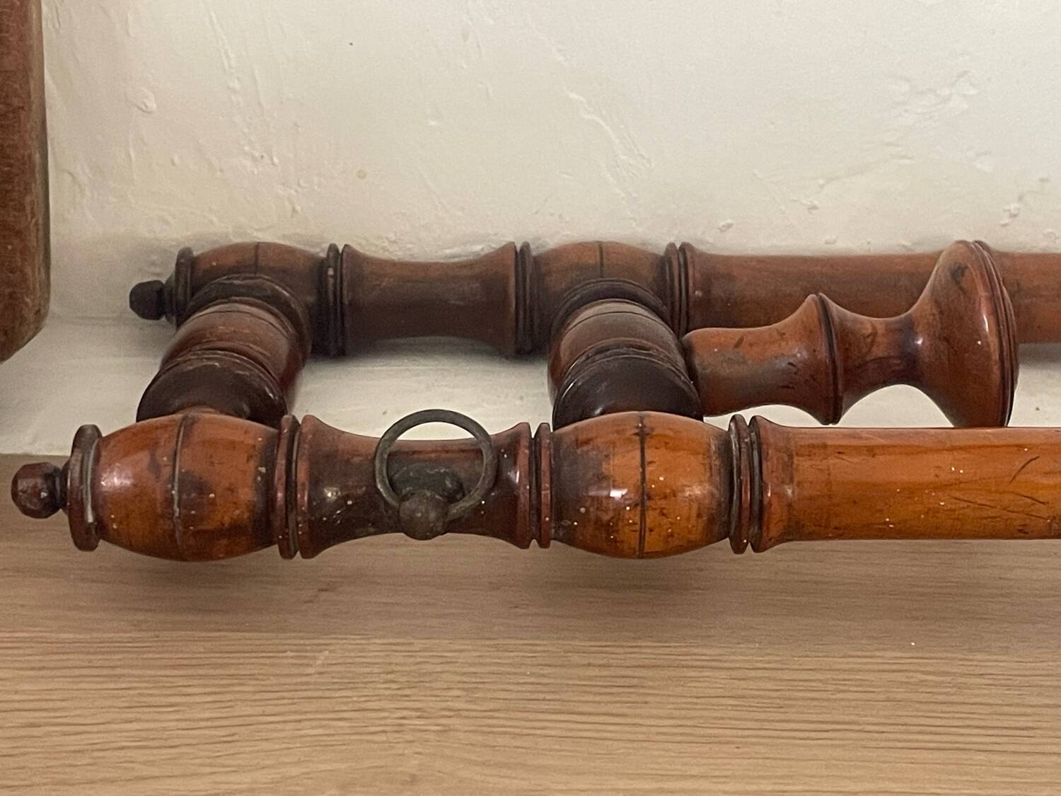 Coat rack with three hooks in turned bamboo-style wood, late 19th century