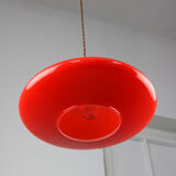 Lampe de soucoupe en verre rouge et laiton du milieu du siècle