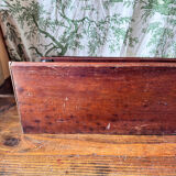 Elégante étagère murale victorienne en acajou. Fin XIXe