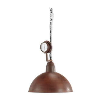Suspension industrial style factory in rusty metal effect