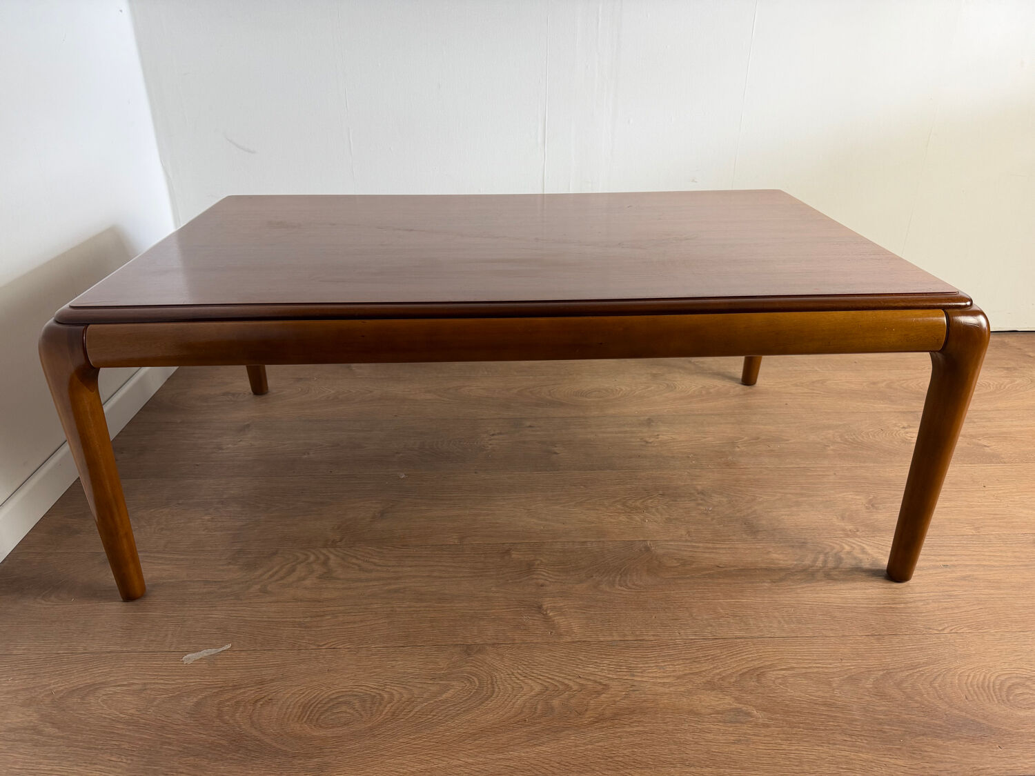 Vintage coffee table Johnart Design – organic lines