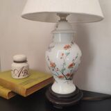 Porcelain base table lamp with Japanese decor