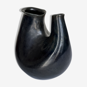 Ceramic vase accolay